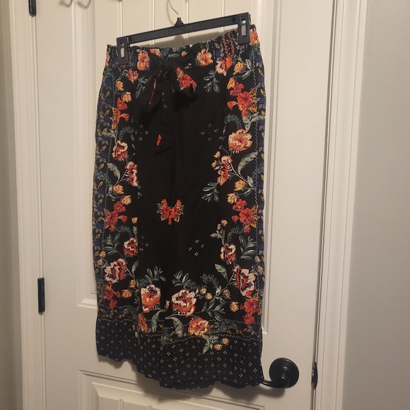 Angie, L, red black - Picture 7 of 7